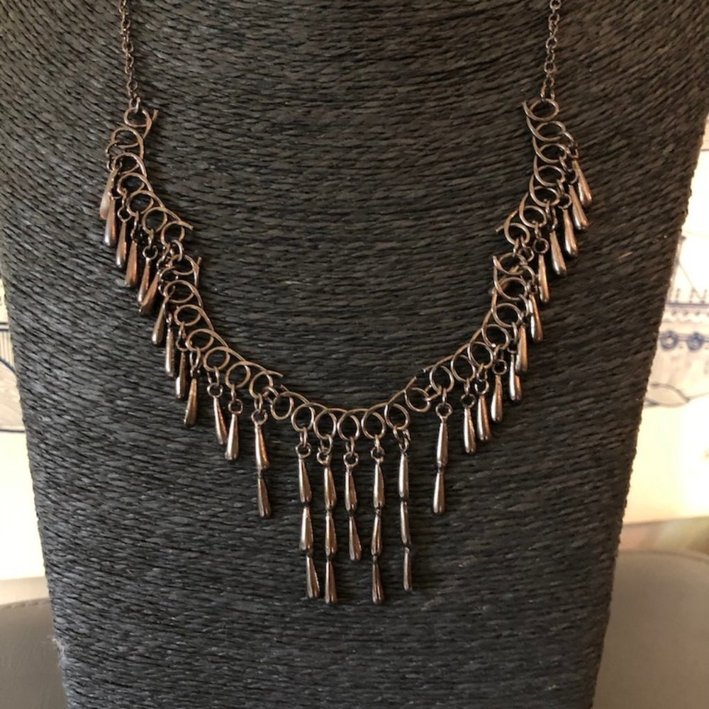 NEW Beautiful Chandelier Necklace